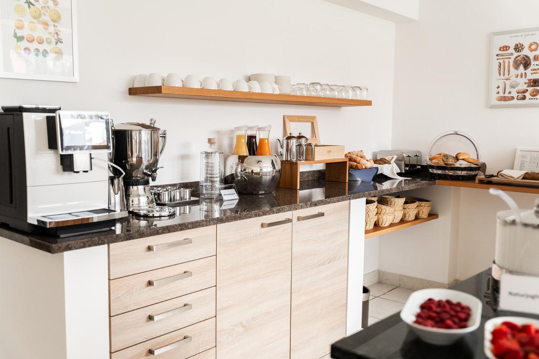 Hotel Vier Jahreszeiten Therme & Kliniken Bad Krozingen Naehe Freiburg & Schwarzwald Ideal Fuer Wellness Kur & Business Ausfluege 24H Check In- Wlan & Parken Gratis Luaran gambar