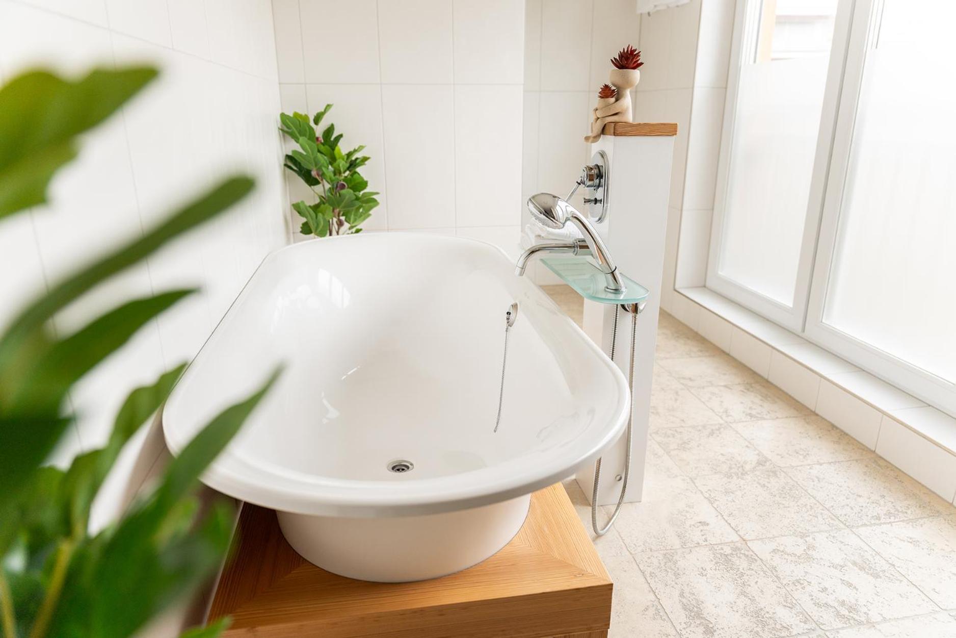 Hotel Vier Jahreszeiten Therme & Kliniken Bad Krozingen Naehe Freiburg & Schwarzwald Ideal Fuer Wellness Kur & Business Ausfluege 24H Check In- Wlan & Parken Gratis Luaran gambar