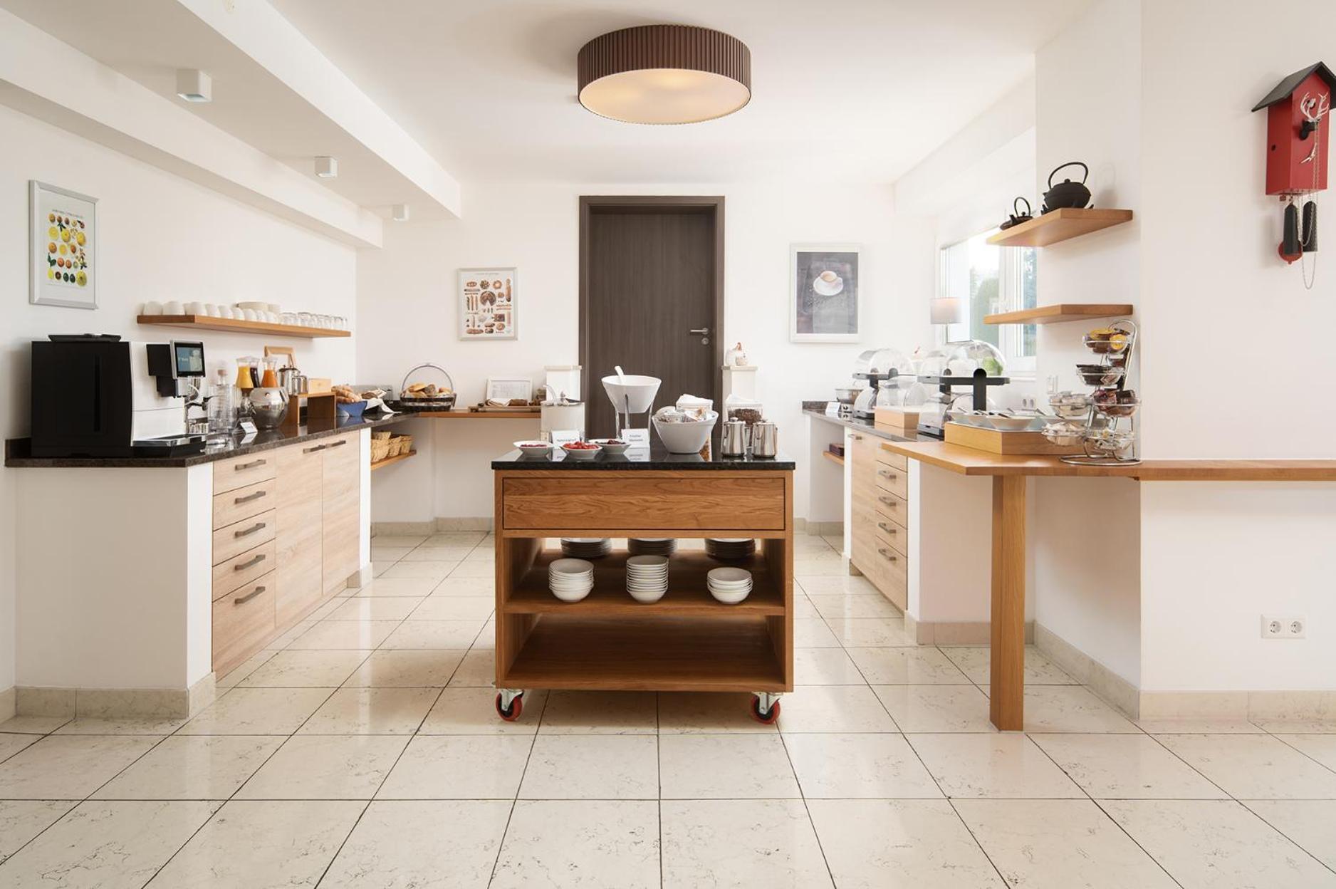 Hotel Vier Jahreszeiten Therme & Kliniken Bad Krozingen Naehe Freiburg & Schwarzwald Ideal Fuer Wellness Kur & Business Ausfluege 24H Check In- Wlan & Parken Gratis Luaran gambar